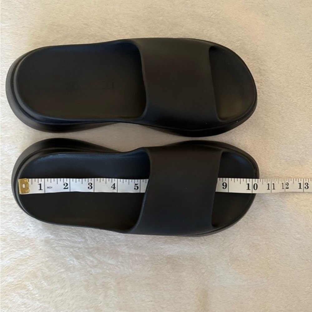 ZARA black rubberized flat sandals size 7.5 NWOT - Picture 8 of 9